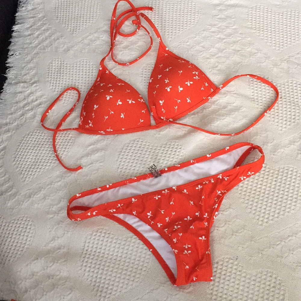 Bold bikini